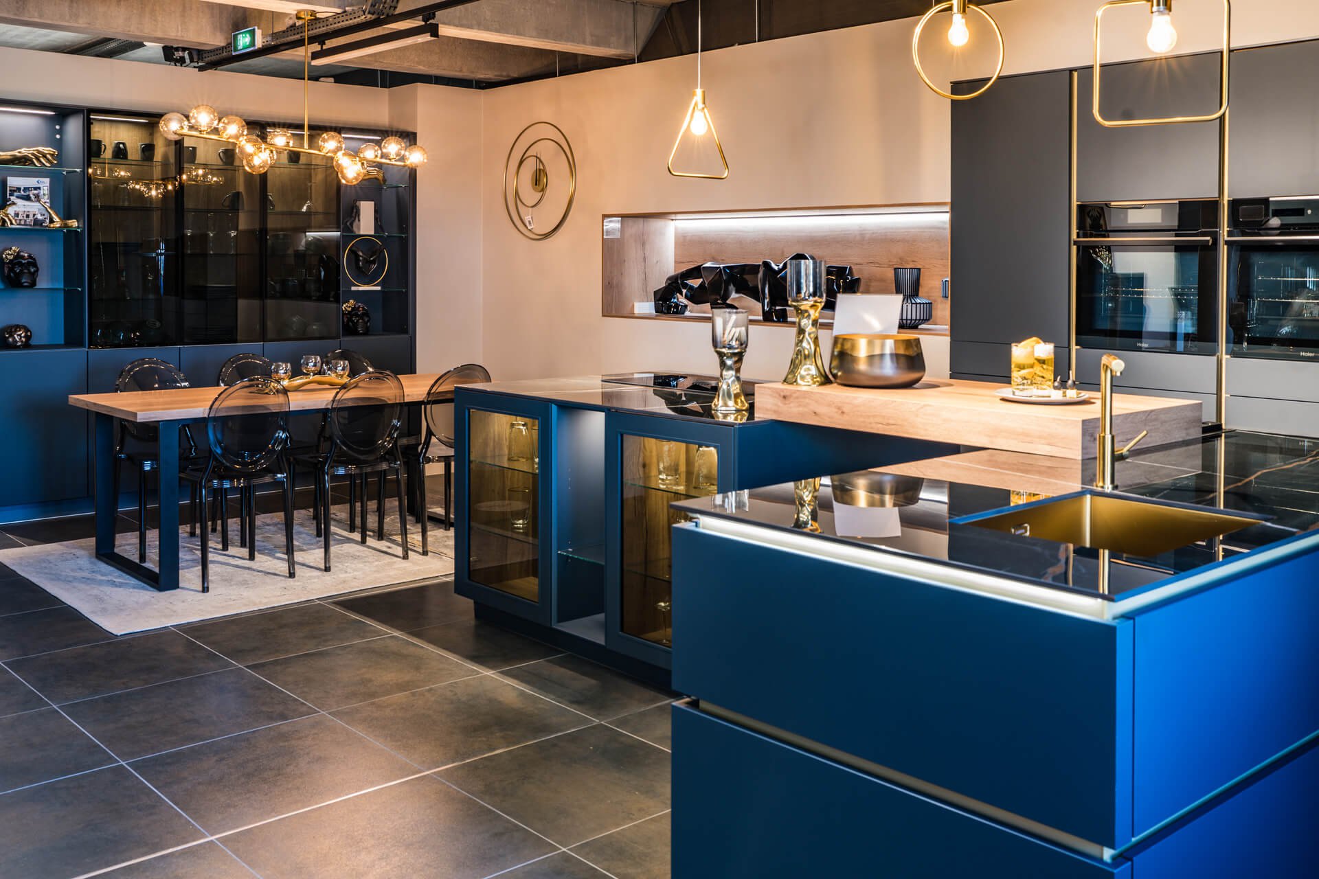 Aménagements intérieurs showroom Creativ